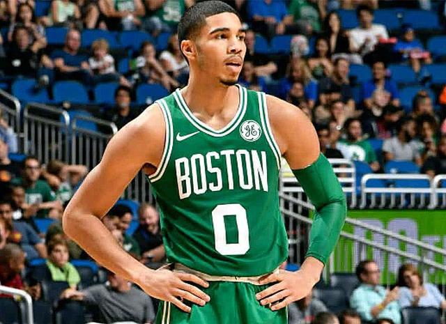 促使其进行 促使其进行