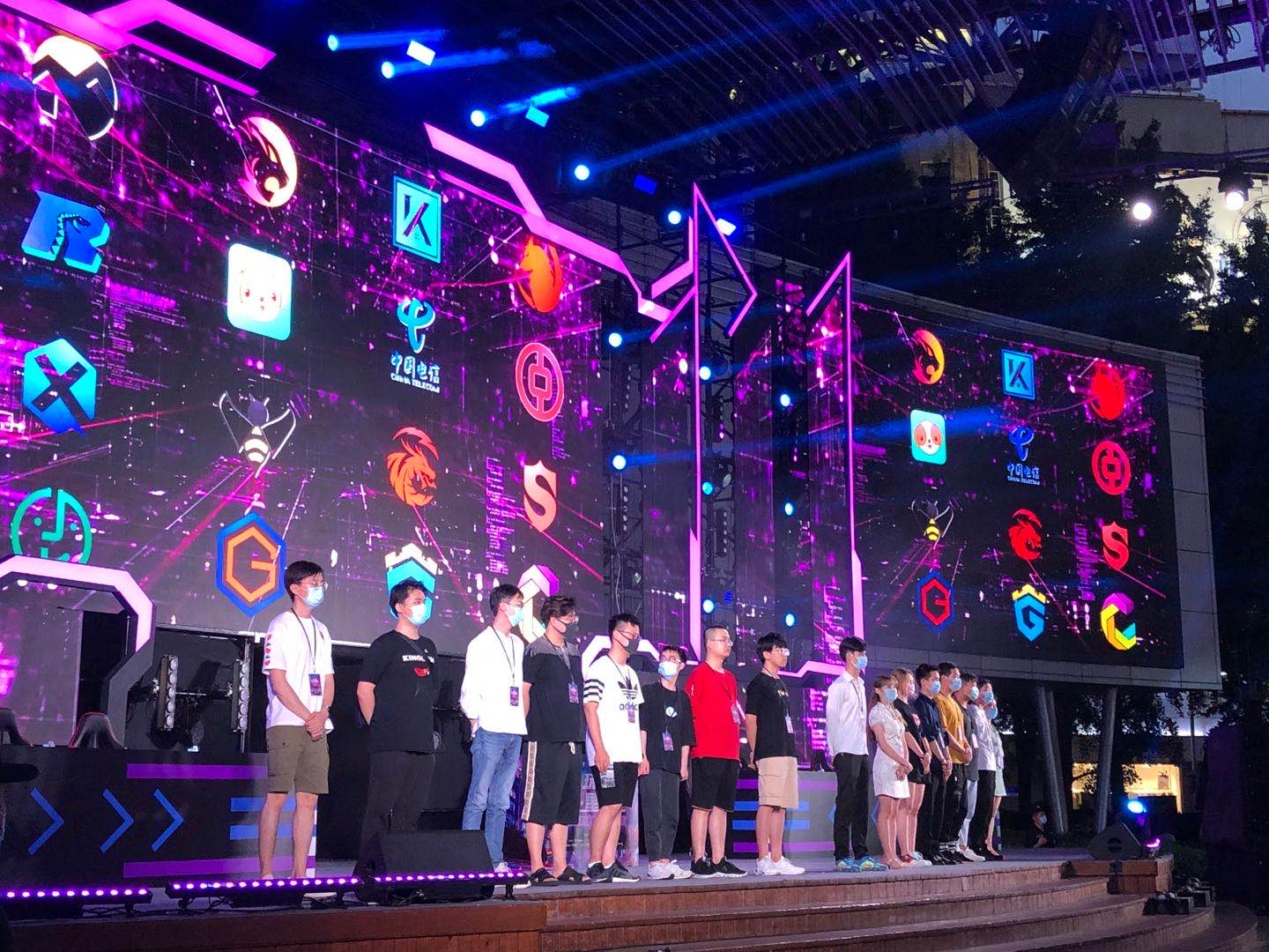 着输出这部 着输出这部